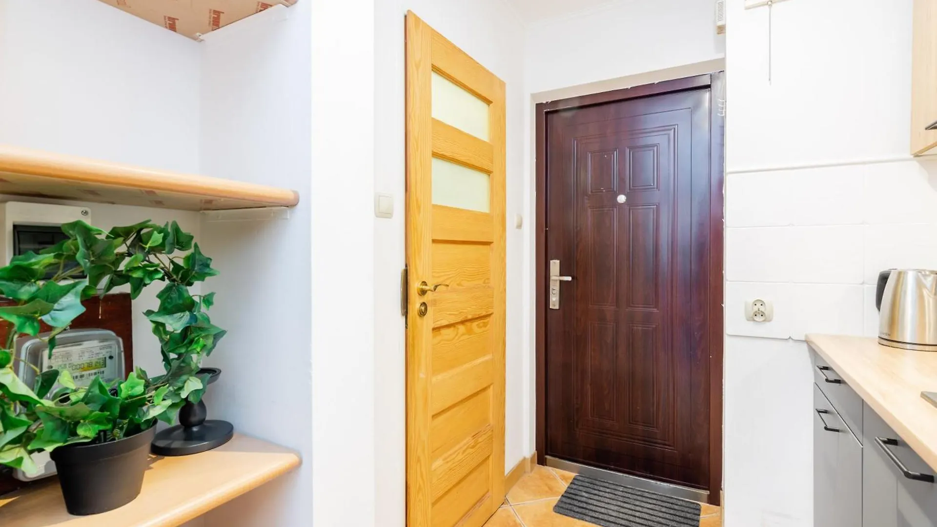 Cinnamon Apartment Metro Swietokrzyska Warsaw