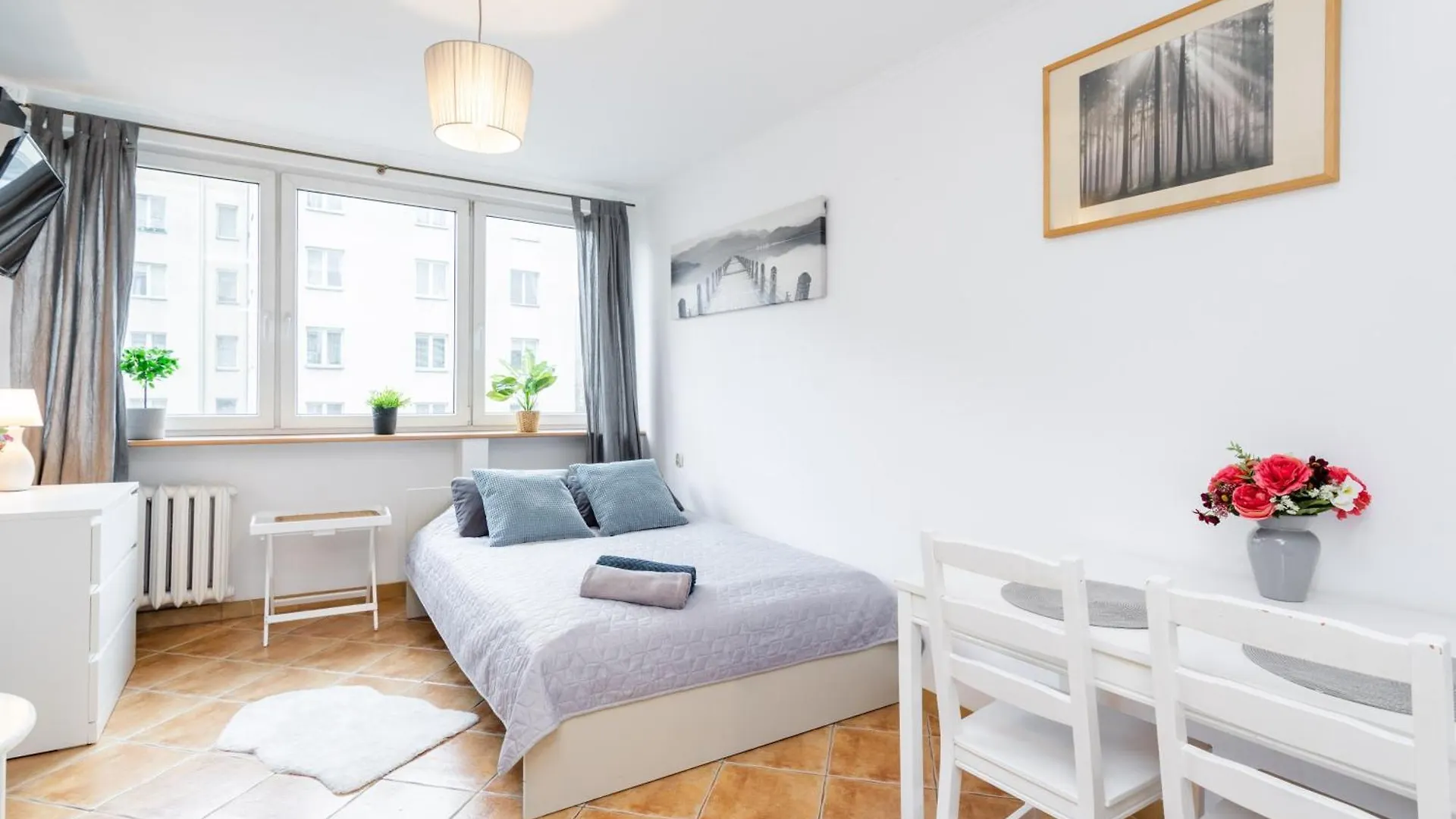 Cinnamon Apartment Metro Swietokrzyska Warsaw Poland