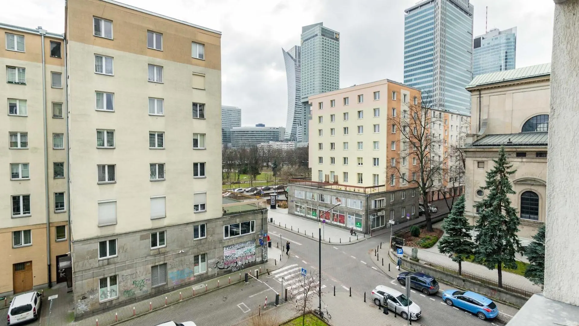 Cinnamon Apartment Metro Swietokrzyska Warsaw