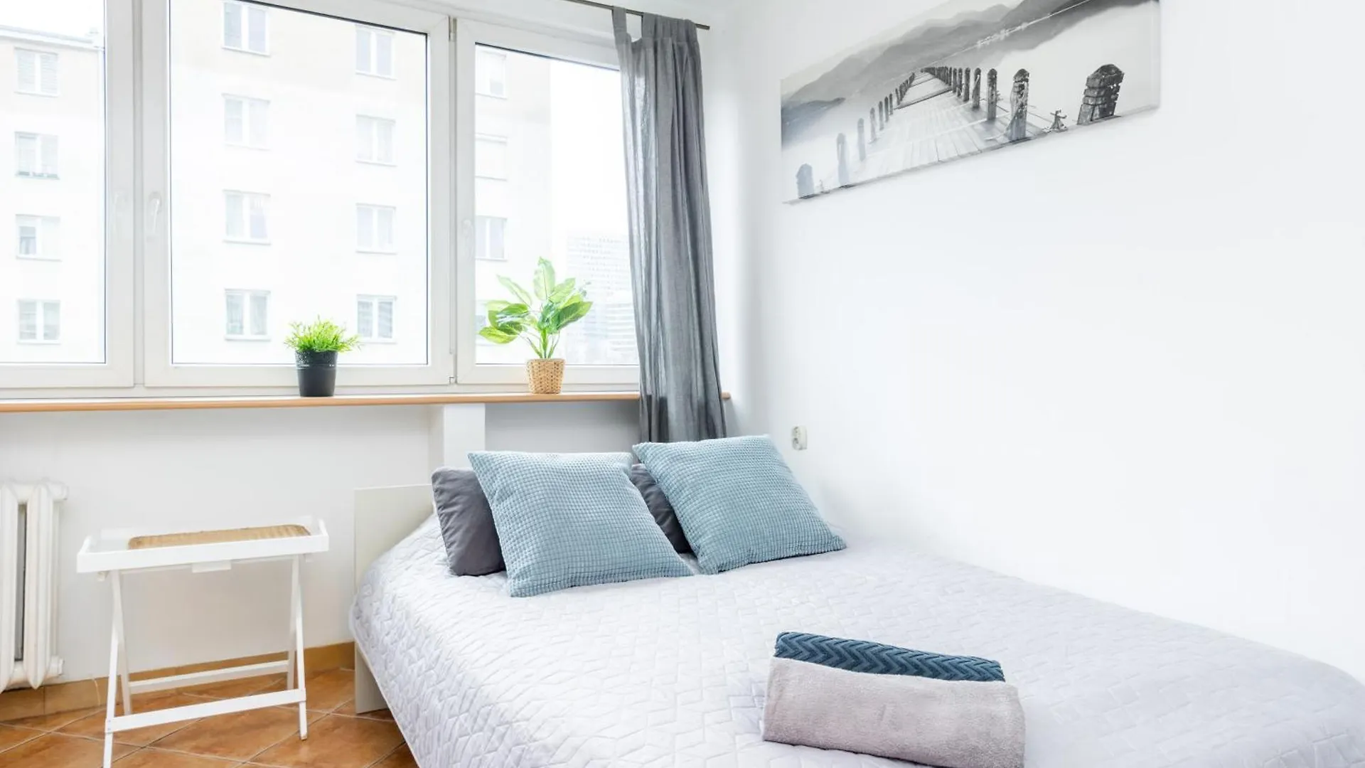 Cinnamon Apartment Metro Swietokrzyska Warsaw Poland