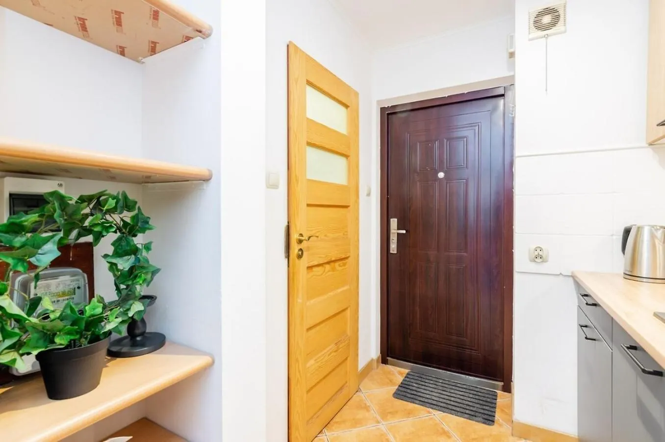 Cinnamon Apartment Metro Swietokrzyska Warsaw
