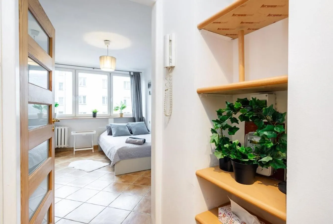 Cinnamon Apartment Metro Swietokrzyska Warsaw